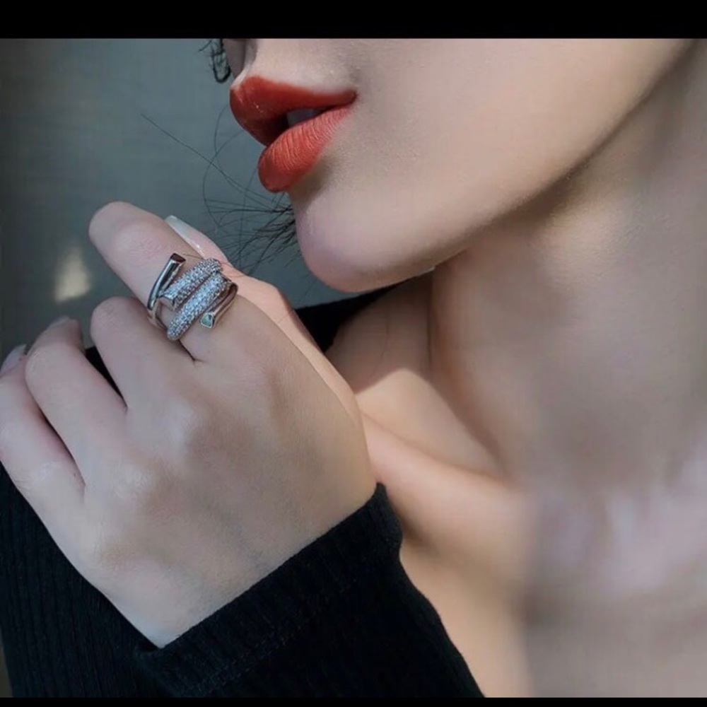 Gorgeous Swarovski Elements Ring Adjustable - image 3